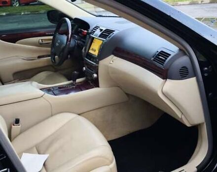 Черный Лексус ЛС, объемом двигателя 4.61 л и пробегом 215 тыс. км за 15500 $, фото 13 на Automoto.ua