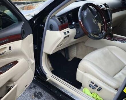 Черный Лексус ЛС, объемом двигателя 4.61 л и пробегом 215 тыс. км за 15500 $, фото 5 на Automoto.ua