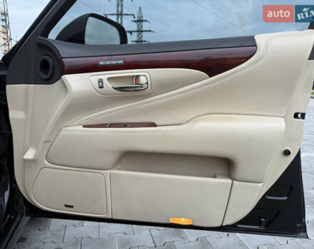 Чорний Лексус ЛС, об'ємом двигуна 4.61 л та пробігом 208 тис. км за 11350 $, фото 23 на Automoto.ua