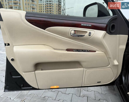 Черный Лексус ЛС, объемом двигателя 4.61 л и пробегом 208 тыс. км за 11350 $, фото 13 на Automoto.ua