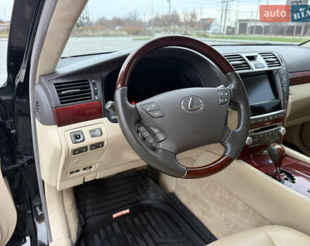 Черный Лексус ЛС, объемом двигателя 4.61 л и пробегом 208 тыс. км за 11350 $, фото 15 на Automoto.ua