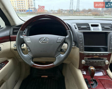 Чорний Лексус ЛС, об'ємом двигуна 4.61 л та пробігом 208 тис. км за 11350 $, фото 30 на Automoto.ua
