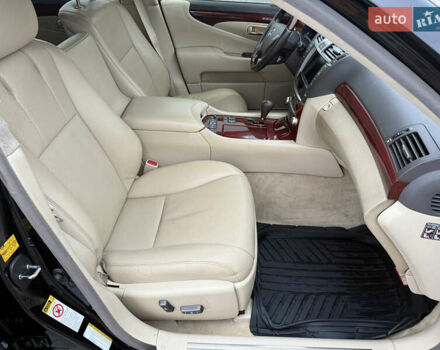 Чорний Лексус ЛС, об'ємом двигуна 4.61 л та пробігом 208 тис. км за 11350 $, фото 24 на Automoto.ua