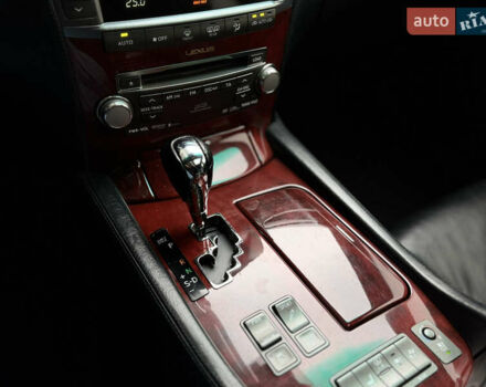 Черный Лексус ЛС, объемом двигателя 4.97 л и пробегом 189 тыс. км за 16700 $, фото 11 на Automoto.ua