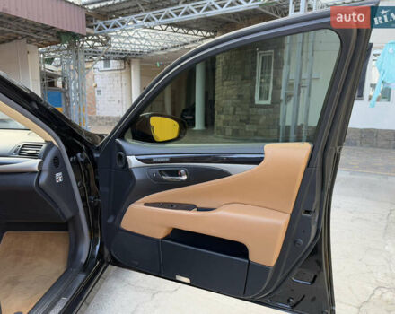 Черный Лексус ЛС, объемом двигателя 4.61 л и пробегом 178 тыс. км за 24990 $, фото 21 на Automoto.ua