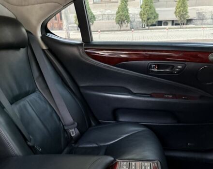 Чорний Лексус ЛС, об'ємом двигуна 5 л та пробігом 180 тис. км за 14900 $, фото 5 на Automoto.ua