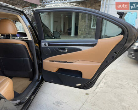 Черный Лексус ЛС, объемом двигателя 4.61 л и пробегом 178 тыс. км за 24990 $, фото 27 на Automoto.ua