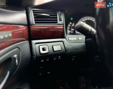 Черный Лексус ЛС, объемом двигателя 4.97 л и пробегом 189 тыс. км за 16700 $, фото 9 на Automoto.ua