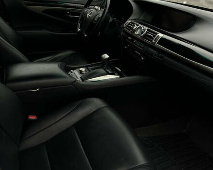 Чорний Лексус ЛС, об'ємом двигуна 4.61 л та пробігом 190 тис. км за 23900 $, фото 18 на Automoto.ua