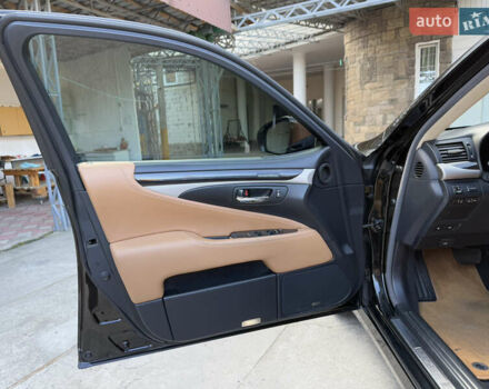Черный Лексус ЛС, объемом двигателя 4.61 л и пробегом 178 тыс. км за 24990 $, фото 10 на Automoto.ua