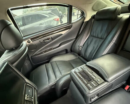 Черный Лексус ЛС, объемом двигателя 4.61 л и пробегом 254 тыс. км за 25000 $, фото 11 на Automoto.ua