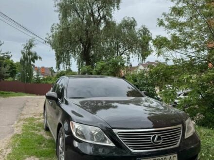 Черный Лексус ЛС, объемом двигателя 4.6 л и пробегом 375 тыс. км за 9800 $, фото 1 на Automoto.ua