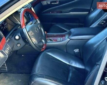 Черный Лексус ЛС, объемом двигателя 4.6 л и пробегом 285 тыс. км за 11000 $, фото 1 на Automoto.ua