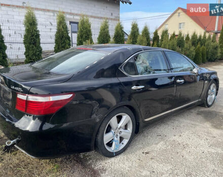 Черный Лексус ЛС, объемом двигателя 4.61 л и пробегом 180 тыс. км за 5300 $, фото 1 на Automoto.ua