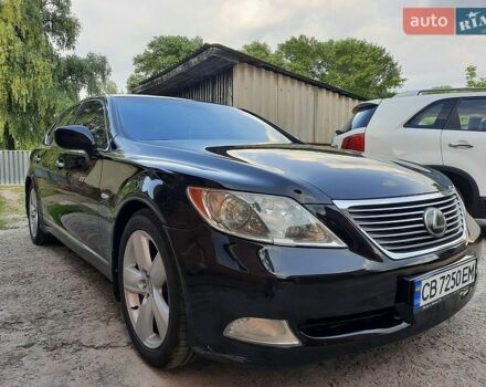 Черный Лексус ЛС, объемом двигателя 4.6 л и пробегом 170 тыс. км за 13000 $, фото 1 на Automoto.ua