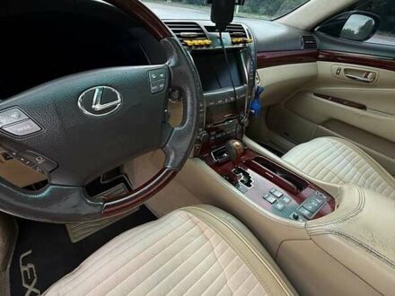 Черный Лексус ЛС, объемом двигателя 4.6 л и пробегом 257 тыс. км за 15000 $, фото 1 на Automoto.ua