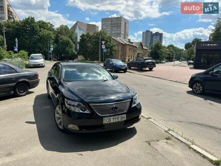Черный Лексус ЛС, объемом двигателя 4.97 л и пробегом 300 тыс. км за 12000 $, фото 1 на Automoto.ua