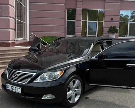 Черный Лексус ЛС, объемом двигателя 4.6 л и пробегом 375 тыс. км за 12000 $, фото 1 на Automoto.ua