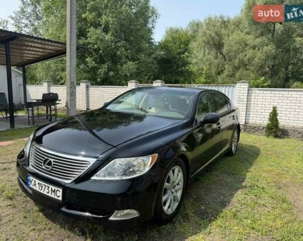 Черный Лексус ЛС, объемом двигателя 4.6 л и пробегом 200 тыс. км за 11800 $, фото 1 на Automoto.ua