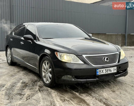 Черный Лексус ЛС, объемом двигателя 4.6 л и пробегом 260 тыс. км за 6999 $, фото 1 на Automoto.ua