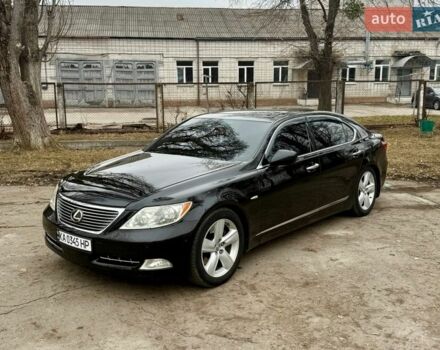 Черный Лексус ЛС, объемом двигателя 4.6 л и пробегом 300 тыс. км за 9000 $, фото 1 на Automoto.ua