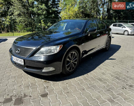Черный Лексус ЛС, объемом двигателя 4.61 л и пробегом 223 тыс. км за 10200 $, фото 1 на Automoto.ua