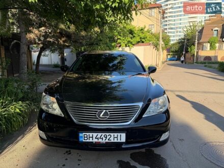 Черный Лексус ЛС, объемом двигателя 4.61 л и пробегом 202 тыс. км за 10900 $, фото 1 на Automoto.ua