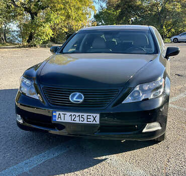 Лексус ЛС, об'ємом двигуна 5 л та пробігом 279 тис. км за 18000 $, фото 5 на Automoto.ua