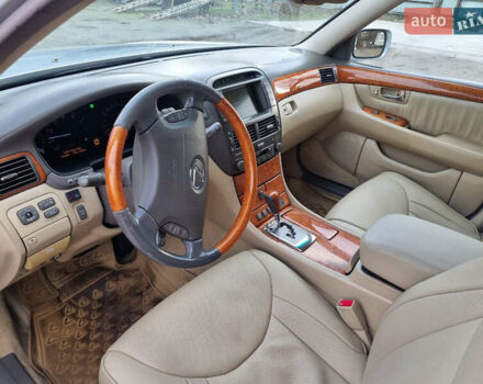 Серый Лексус ЛС, объемом двигателя 4.29 л и пробегом 259 тыс. км за 6700 $, фото 10 на Automoto.ua