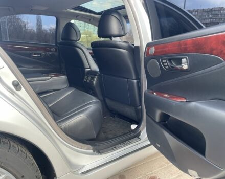 Сірий Лексус ЛС, об'ємом двигуна 4.6 л та пробігом 200 тис. км за 12500 $, фото 18 на Automoto.ua