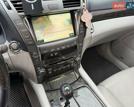 Серый Лексус ЛС, объемом двигателя 4.61 л и пробегом 216 тыс. км за 12800 $, фото 59 на Automoto.ua