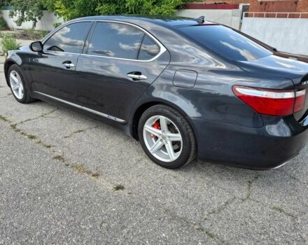 Серый Лексус ЛС, объемом двигателя 5 л и пробегом 340 тыс. км за 14500 $, фото 6 на Automoto.ua