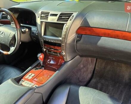 Серый Лексус ЛС, объемом двигателя 5 л и пробегом 280 тыс. км за 17999 $, фото 13 на Automoto.ua