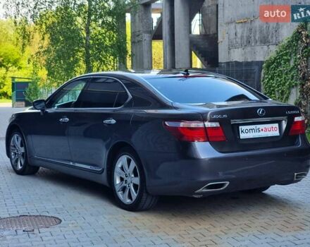 Серый Лексус ЛС, объемом двигателя 4.97 л и пробегом 237 тыс. км за 16999 $, фото 6 на Automoto.ua