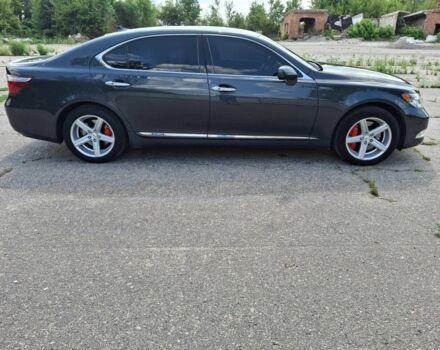 Серый Лексус ЛС, объемом двигателя 5 л и пробегом 340 тыс. км за 14500 $, фото 9 на Automoto.ua