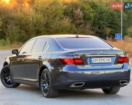 Сірий Лексус ЛС, об'ємом двигуна 4.61 л та пробігом 323 тис. км за 12500 $, фото 4 на Automoto.ua