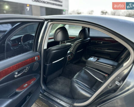 Серый Лексус ЛС, объемом двигателя 4.99 л и пробегом 220 тыс. км за 7000 $, фото 18 на Automoto.ua