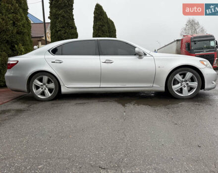 Серый Лексус ЛС, объемом двигателя 4.61 л и пробегом 216 тыс. км за 12800 $, фото 18 на Automoto.ua