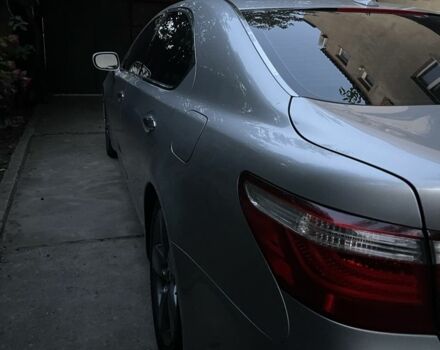 Серый Лексус ЛС, объемом двигателя 4.6 л и пробегом 190 тыс. км за 10499 $, фото 6 на Automoto.ua