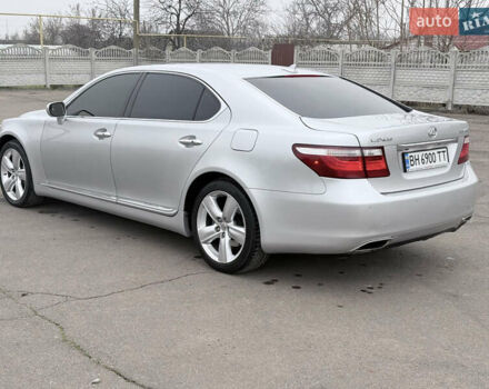 Серый Лексус ЛС, объемом двигателя 4.6 л и пробегом 230 тыс. км за 8500 $, фото 3 на Automoto.ua