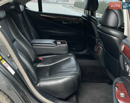 Серый Лексус ЛС, объемом двигателя 4.6 л и пробегом 195 тыс. км за 9950 $, фото 33 на Automoto.ua