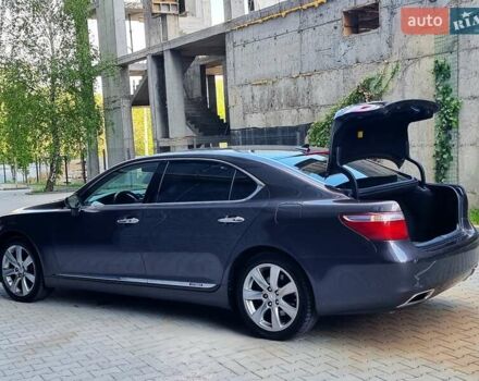 Серый Лексус ЛС, объемом двигателя 4.97 л и пробегом 237 тыс. км за 16999 $, фото 101 на Automoto.ua