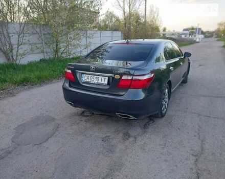 Серый Лексус ЛС, объемом двигателя 5 л и пробегом 380 тыс. км за 13900 $, фото 4 на Automoto.ua