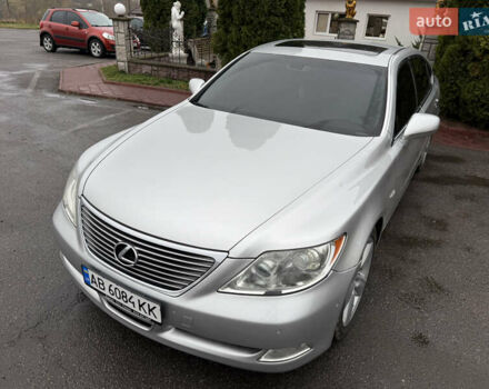 Серый Лексус ЛС, объемом двигателя 4.61 л и пробегом 216 тыс. км за 12800 $, фото 4 на Automoto.ua