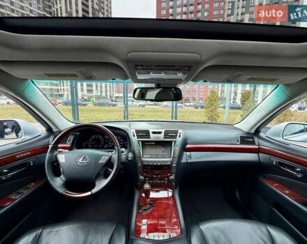 Серый Лексус ЛС, объемом двигателя 4.61 л и пробегом 275 тыс. км за 11500 $, фото 35 на Automoto.ua