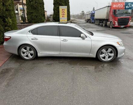 Серый Лексус ЛС, объемом двигателя 4.61 л и пробегом 216 тыс. км за 12800 $, фото 17 на Automoto.ua