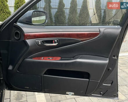 Серый Лексус ЛС, объемом двигателя 4.6 л и пробегом 195 тыс. км за 9950 $, фото 43 на Automoto.ua