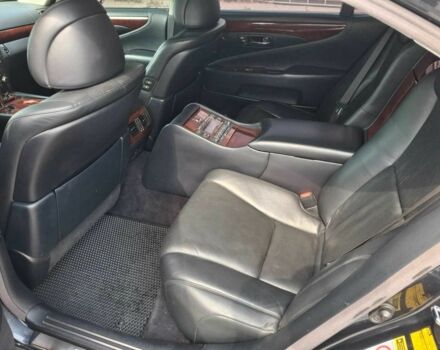 Серый Лексус ЛС, объемом двигателя 5 л и пробегом 340 тыс. км за 14500 $, фото 10 на Automoto.ua