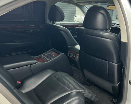 Сірий Лексус ЛС, об'ємом двигуна 4.6 л та пробігом 229 тис. км за 12700 $, фото 30 на Automoto.ua