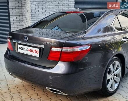 Серый Лексус ЛС, объемом двигателя 4.97 л и пробегом 237 тыс. км за 16999 $, фото 13 на Automoto.ua